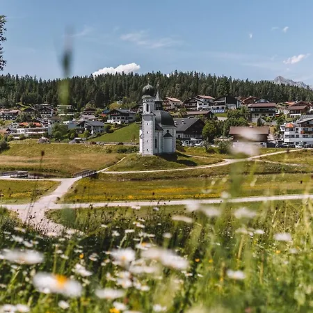 Haus Bergkristall - Appt. Schneider * Зефельд-ін-Тіроль